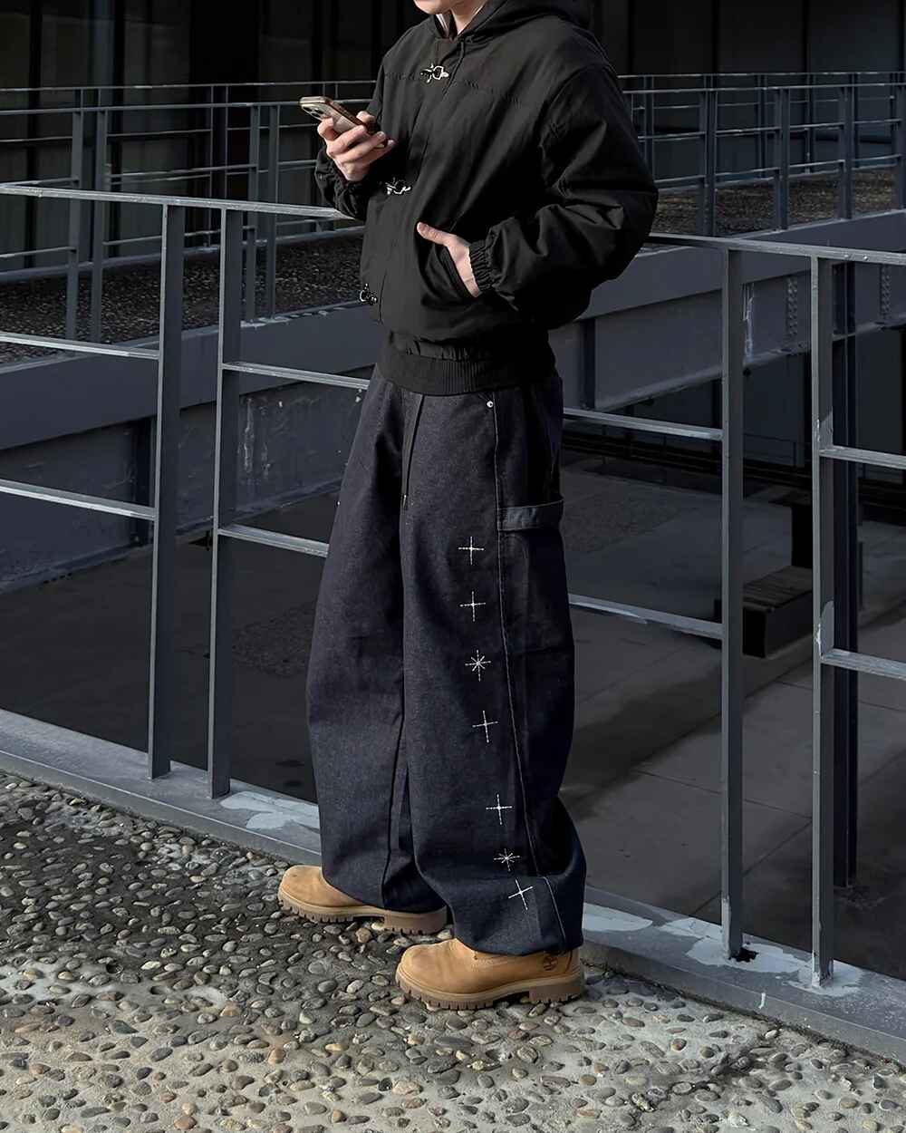 刺繡 星星 畫家 工裝 牛仔褲 / 2色 - WHATEVER