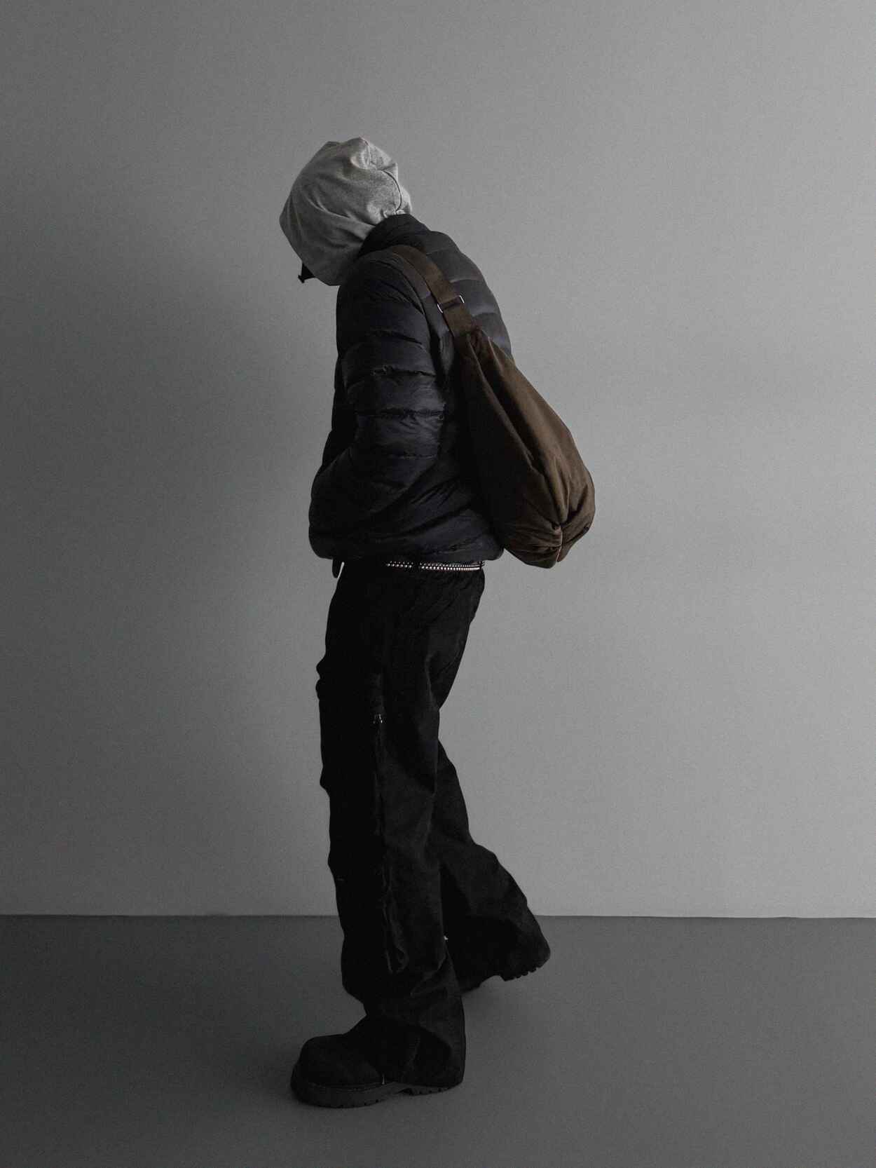 立體褶皺 軟墊 尼龍 單肩 半月流浪包 / 2色 - WHATEVER STUDIO