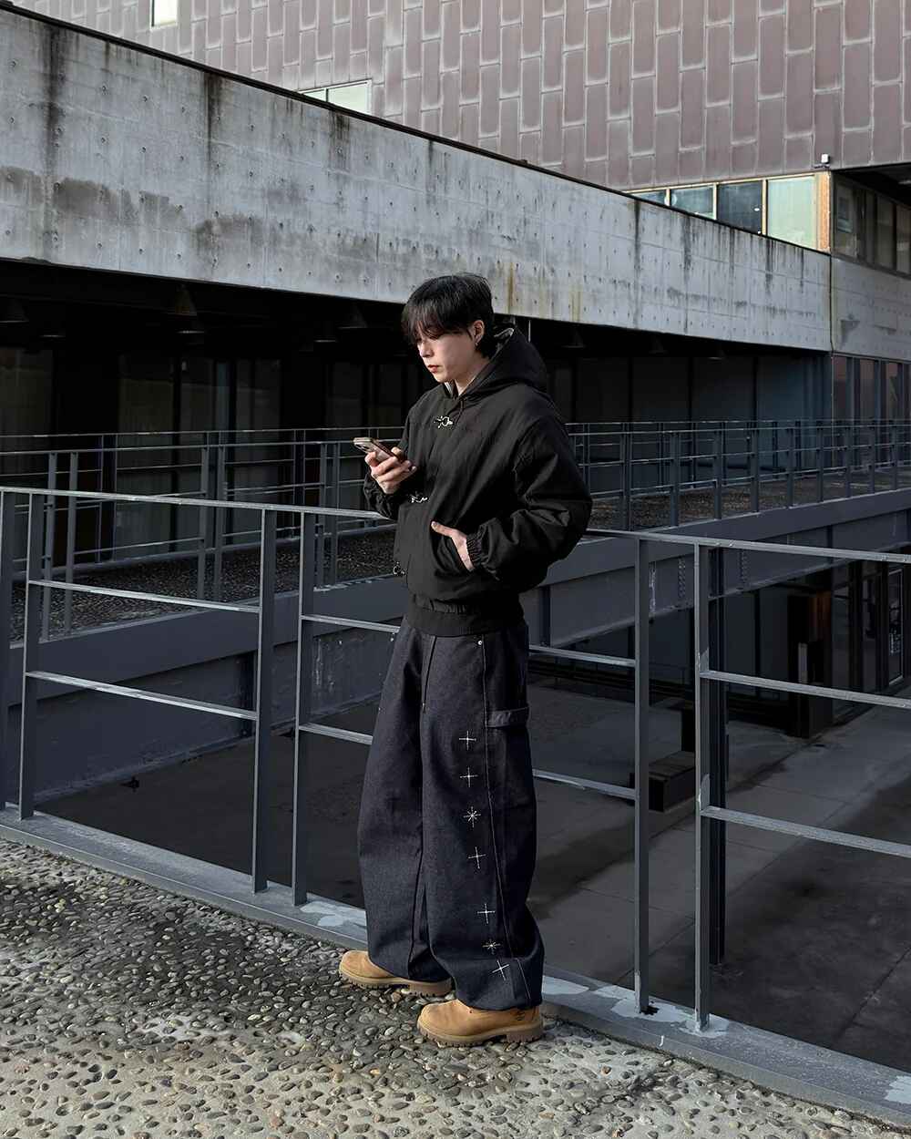 刺繡 星星 畫家 工裝 牛仔褲 / 2色 - WHATEVER