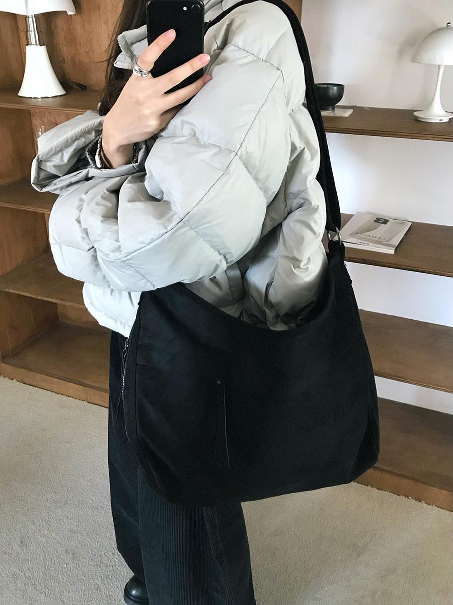 簡約 質感 麂皮 拉鍊 斜背包 / 2色 - WHATEVER