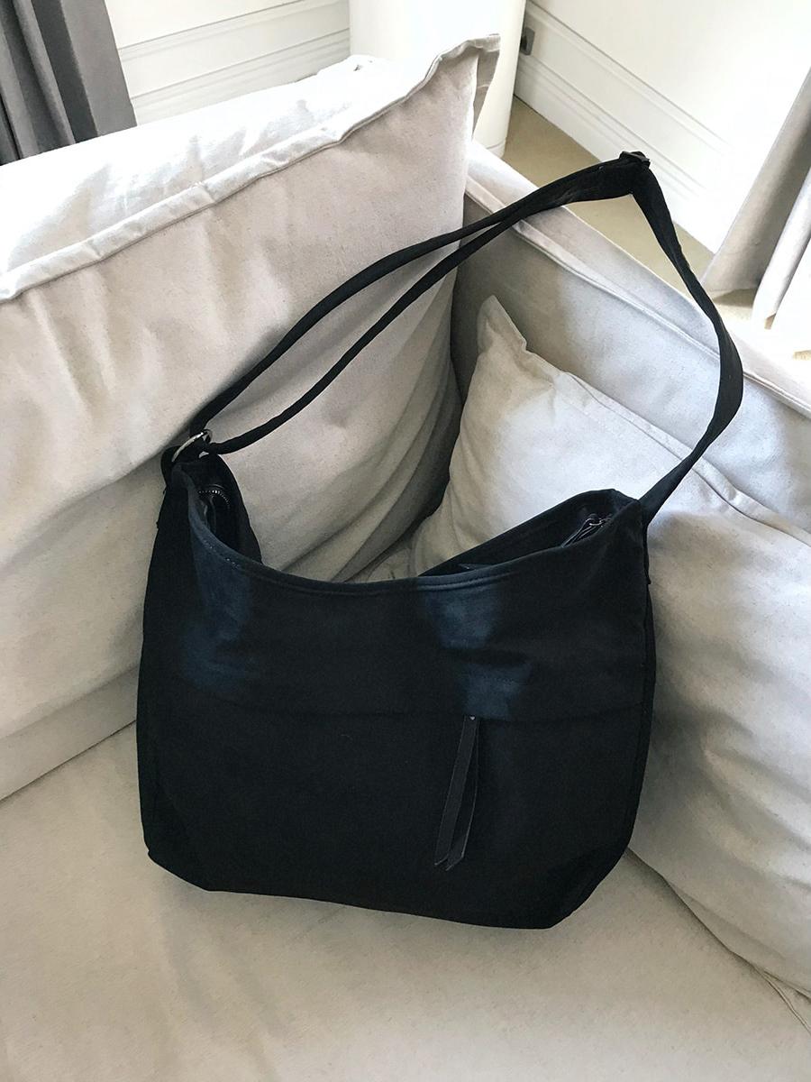 簡約 質感 麂皮 拉鍊 斜背包 / 2色 - WHATEVER