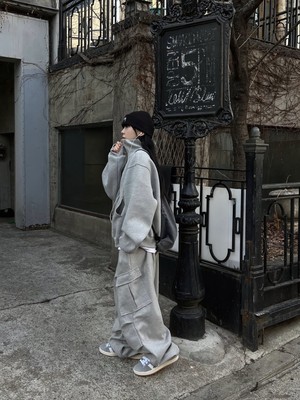 曲線剪裁 鉚釘 高領 外套 / 3色