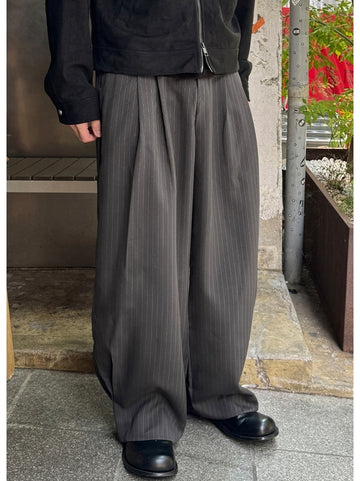 弧形 條紋 打褶 彎刀 西裝褲 / 3 色【部分現貨】