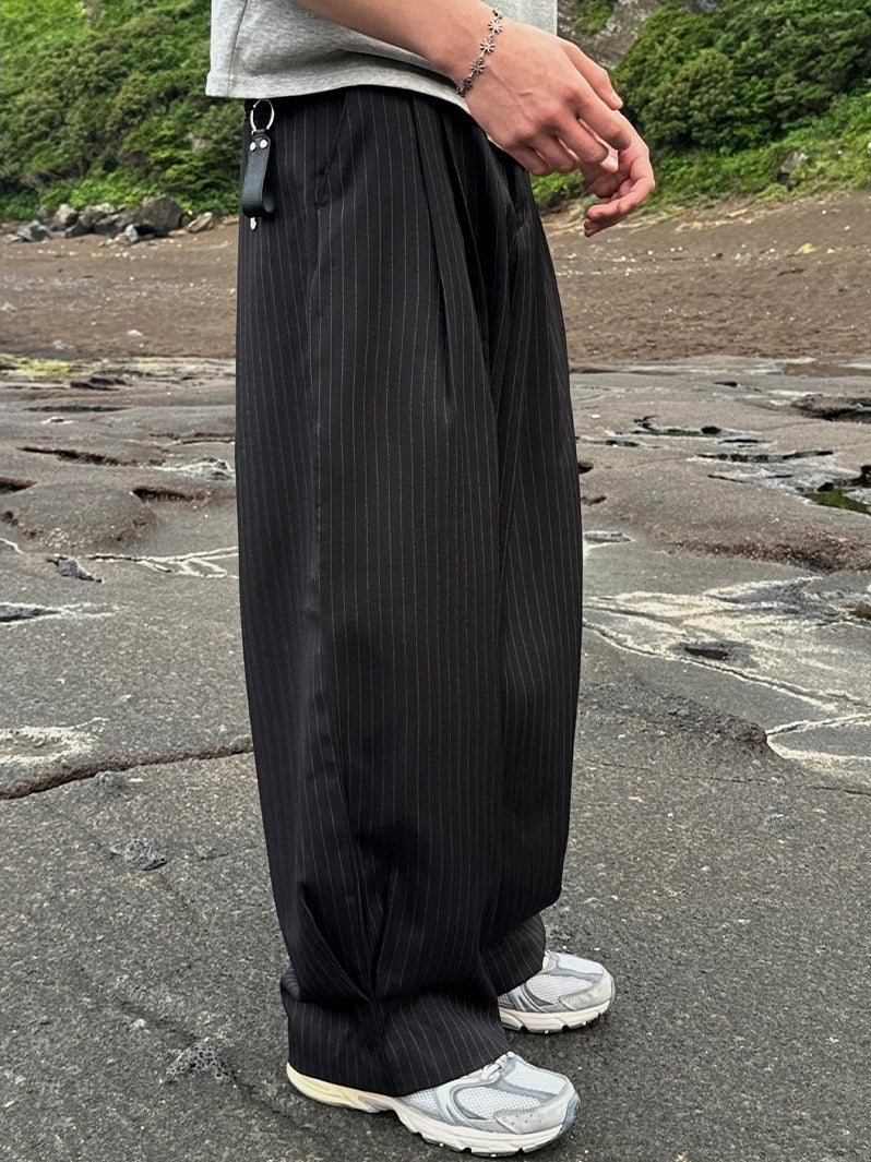 弧形 條紋 打褶 彎刀 西裝褲 / 3 色【部分現貨】