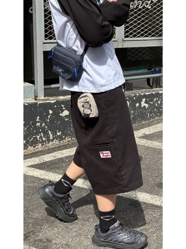 簡約 百搭 電繡 小標 百慕達 短褲 / 4色【部分現貨】