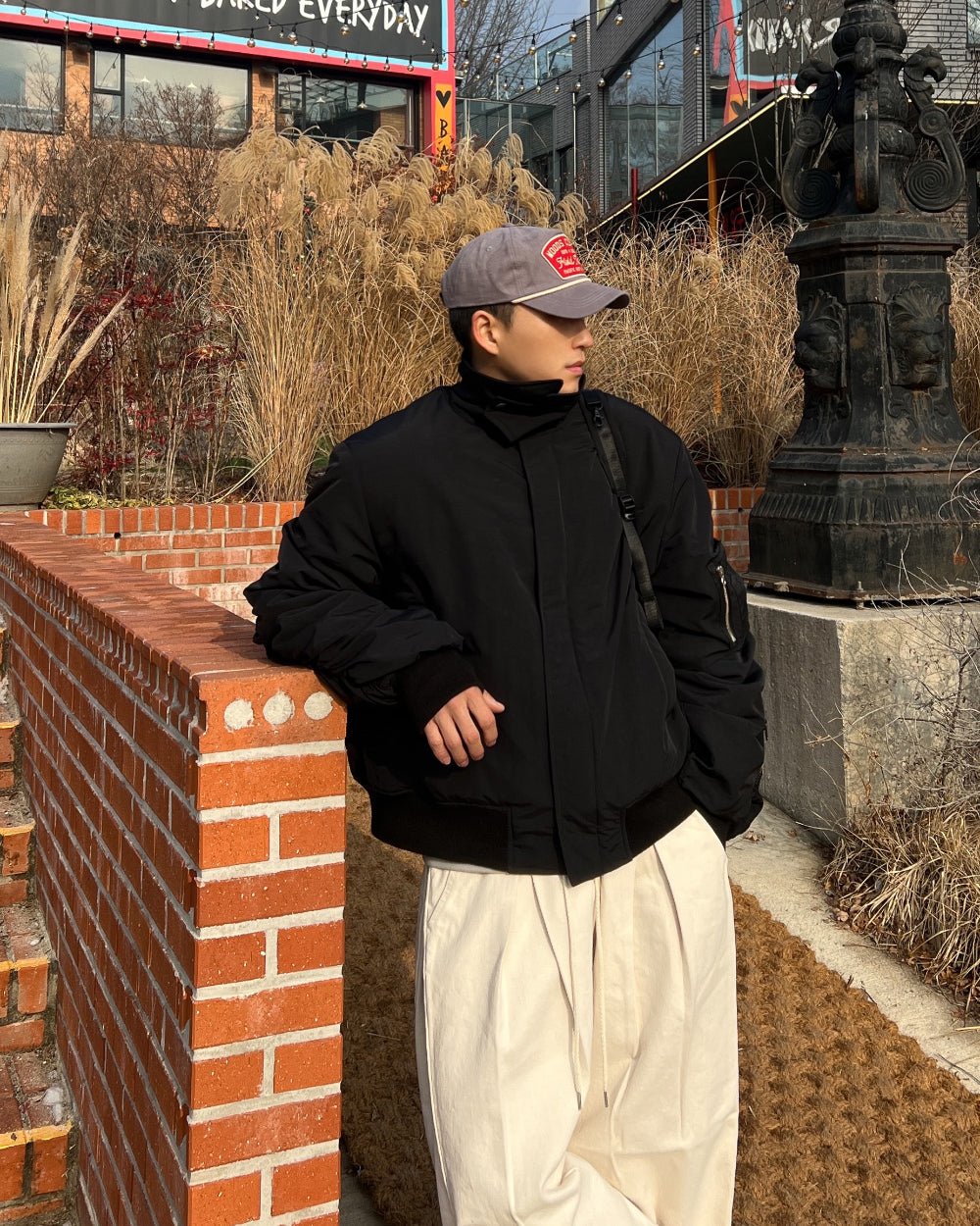 Berlin 摺皺設計 MA - 1 羽絨 飛行外套 / 2色 - WHATEVER STUDIO