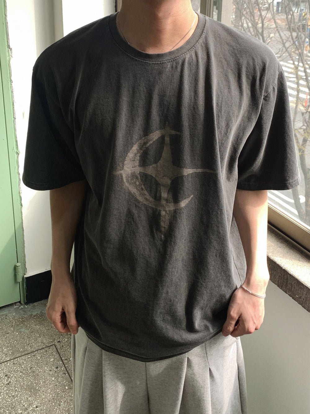 Crescent 月牙圖案 水洗 寬鬆 短袖 T恤 / 2色 - WHATEVER STUDIO