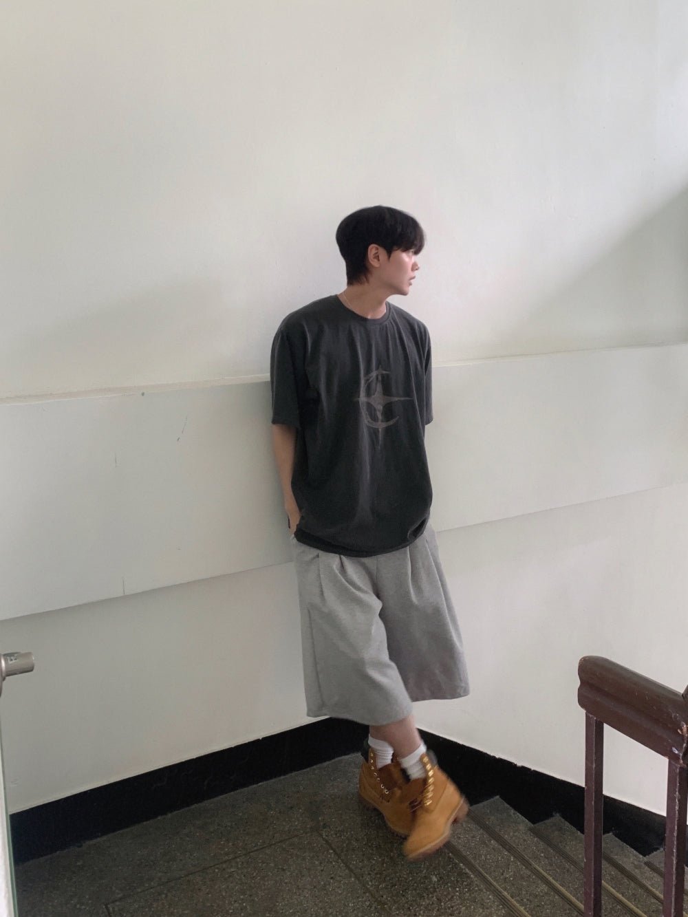 Crescent 月牙圖案 水洗 寬鬆 短袖 T恤 / 2色 - WHATEVER STUDIO