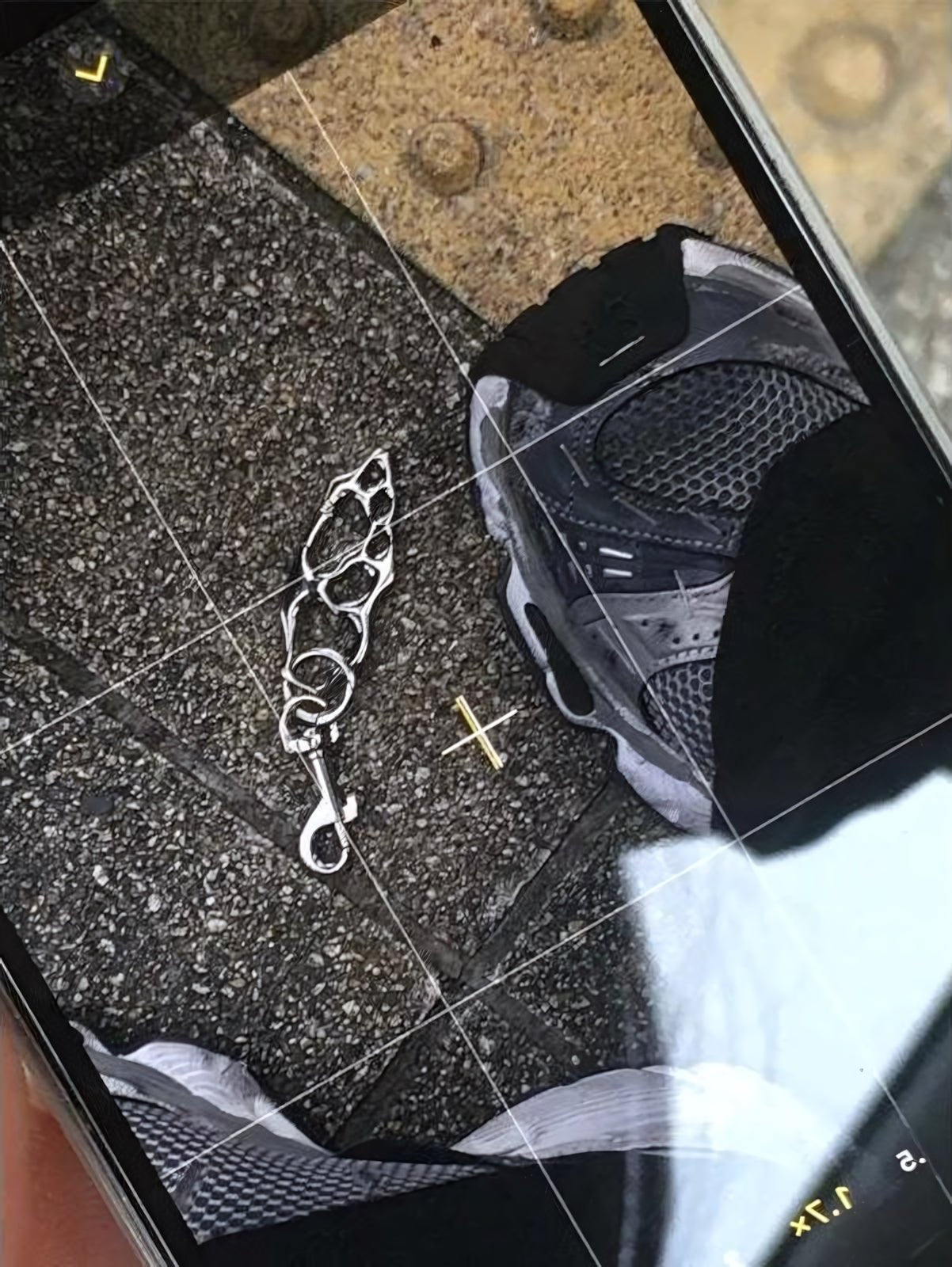 Hollow Skeleton Metal Keychain - WHATEVER