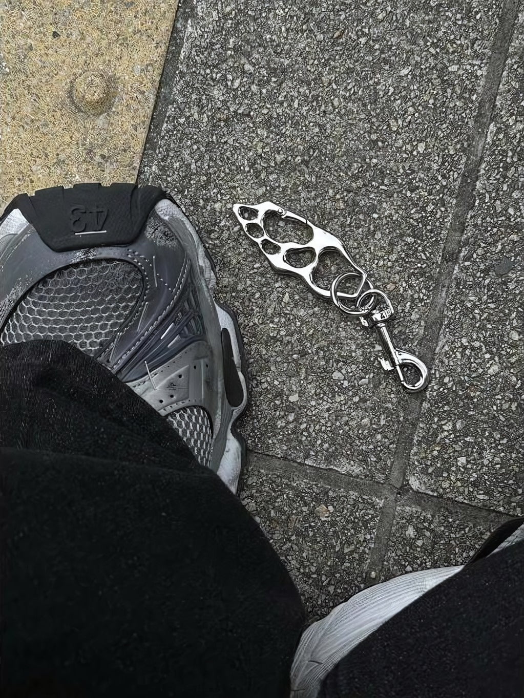 Hollow Skeleton Metal Keychain - WHATEVER