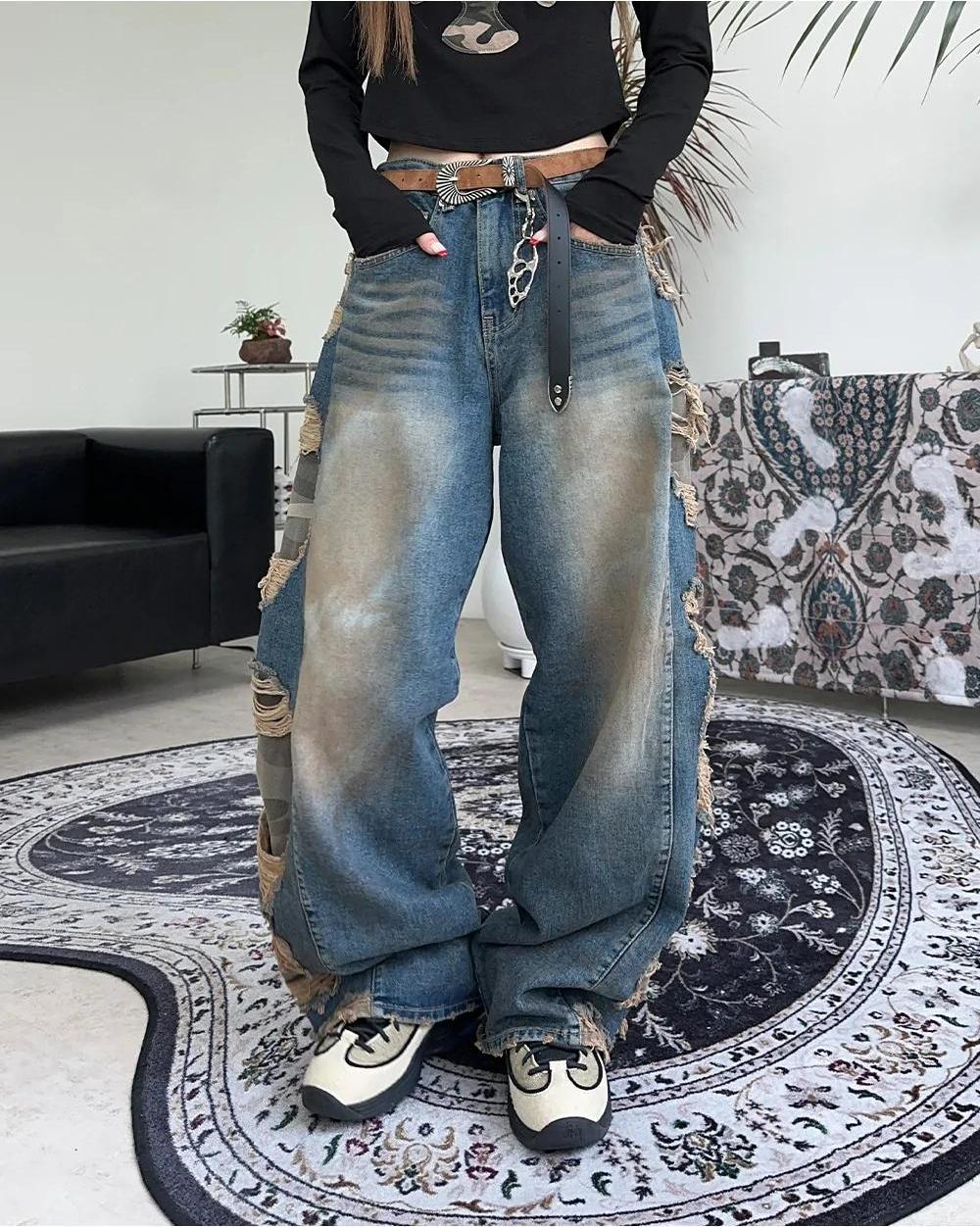 Hollow Skeleton Metal Keychain - WHATEVER