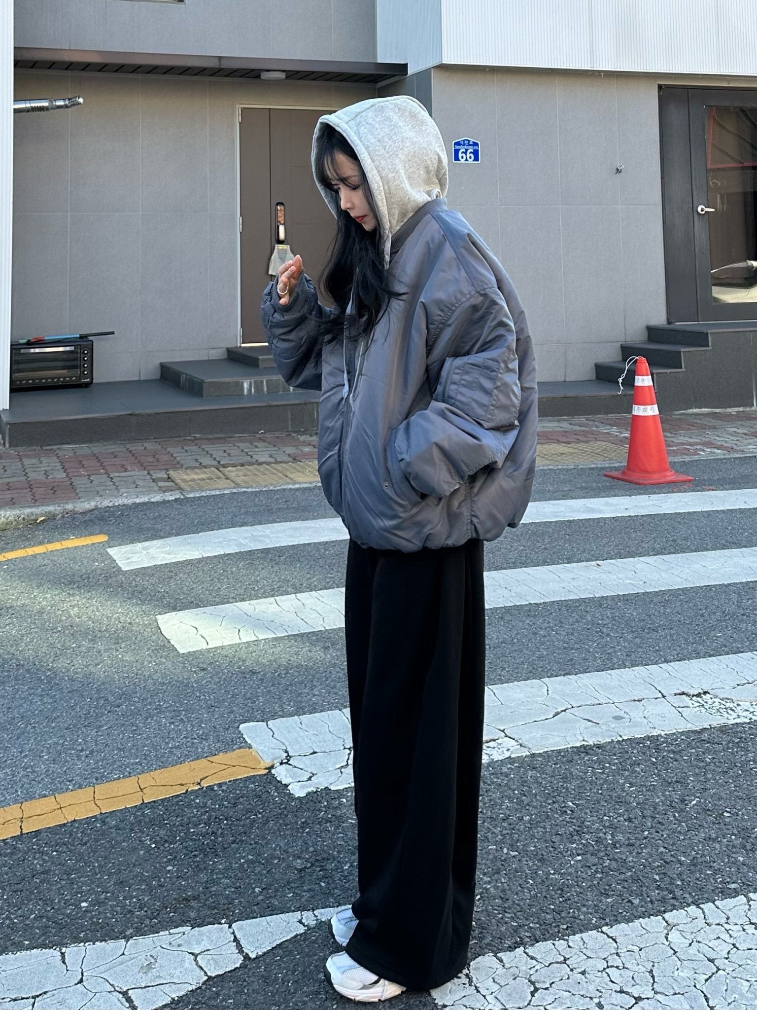 寬鬆 MA - 1 連帽可拆 飛行夾克 羽絨外套 / 3色 - WHATEVER