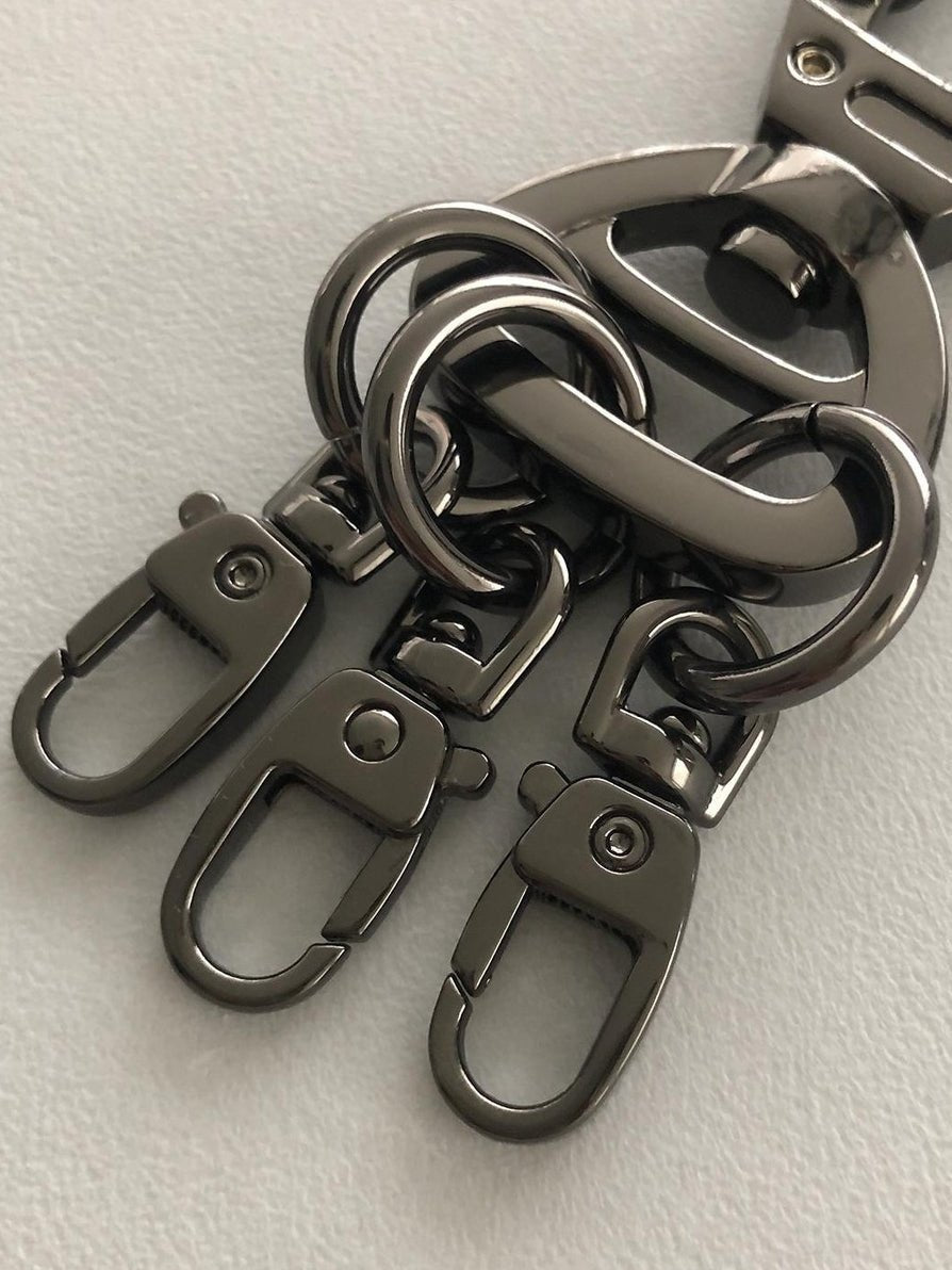 Metal Multi - Buckle Keychain / 2色 - WHATEVER