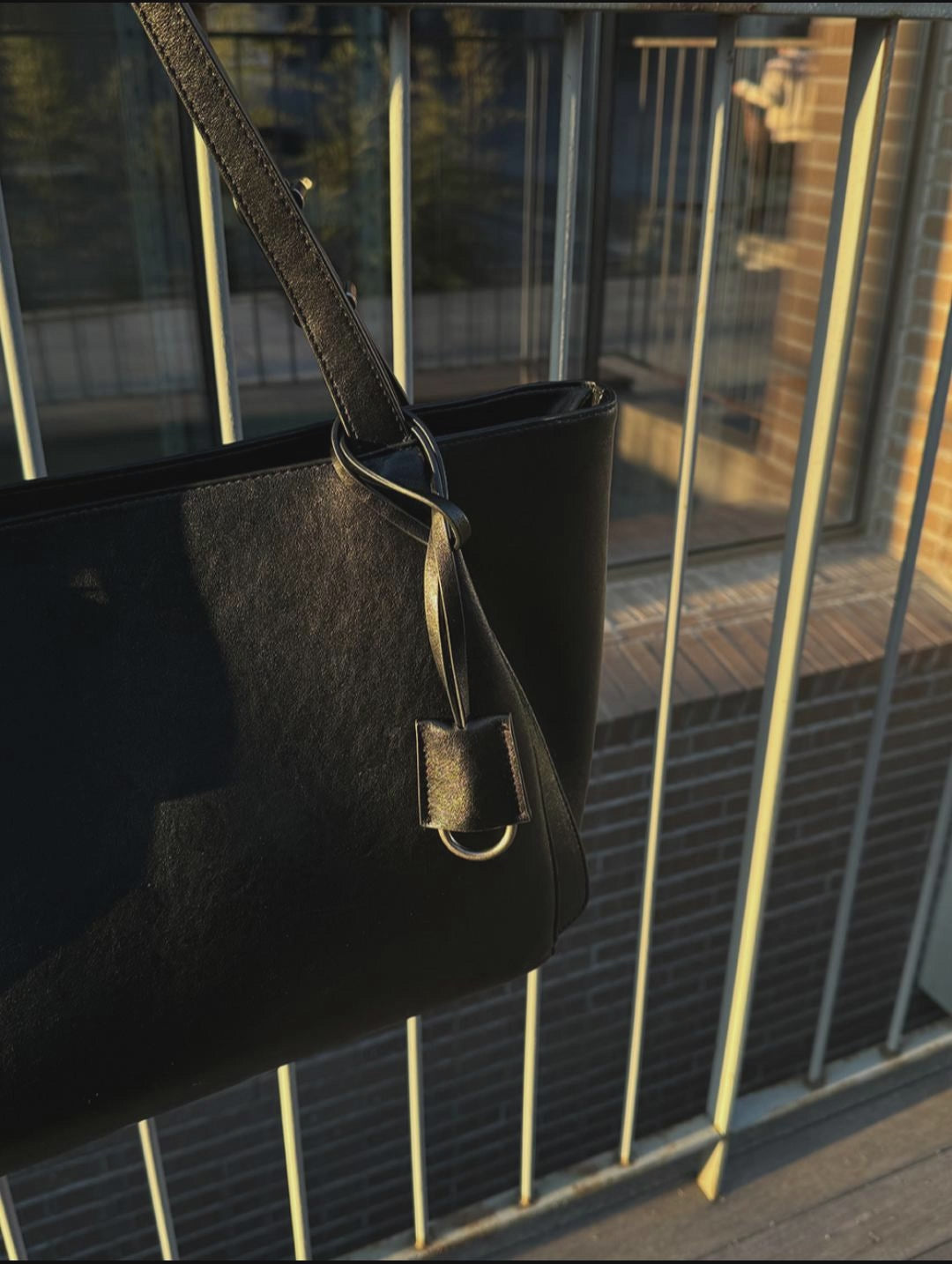 簡約 質感 皮革 單肩 托特包 / 2色【部分現貨】