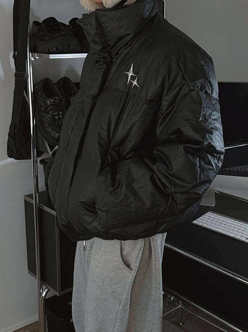 雙星胸針 仿皮革 短版 高領 羽絨外套 - WHATEVER STUDIO