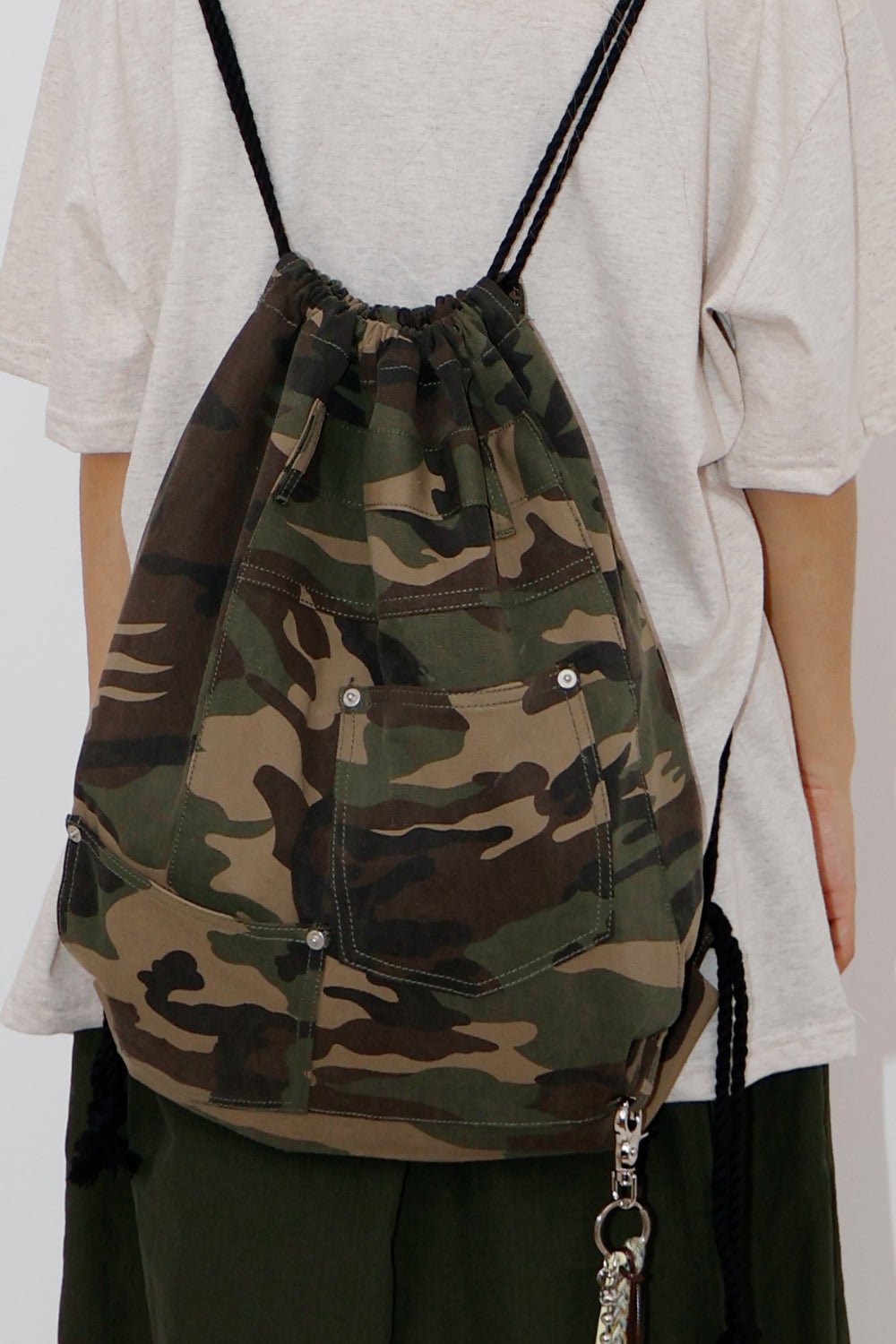 迷彩束口後背包 - WHATEVER