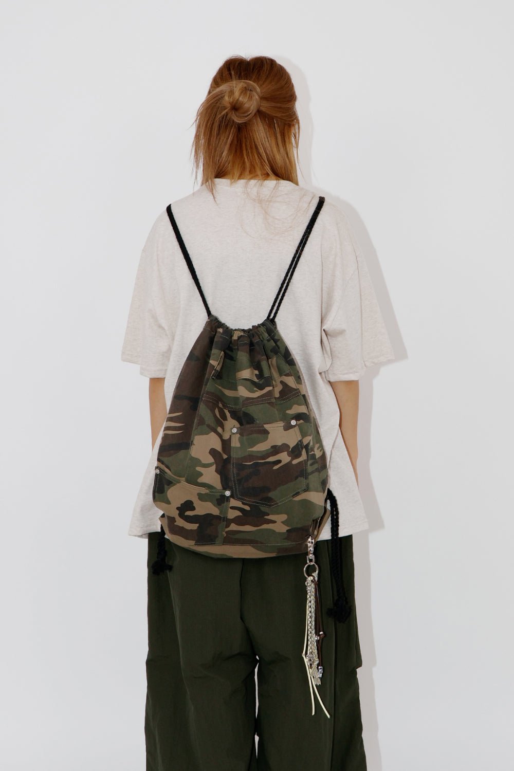 迷彩束口後背包 - WHATEVER