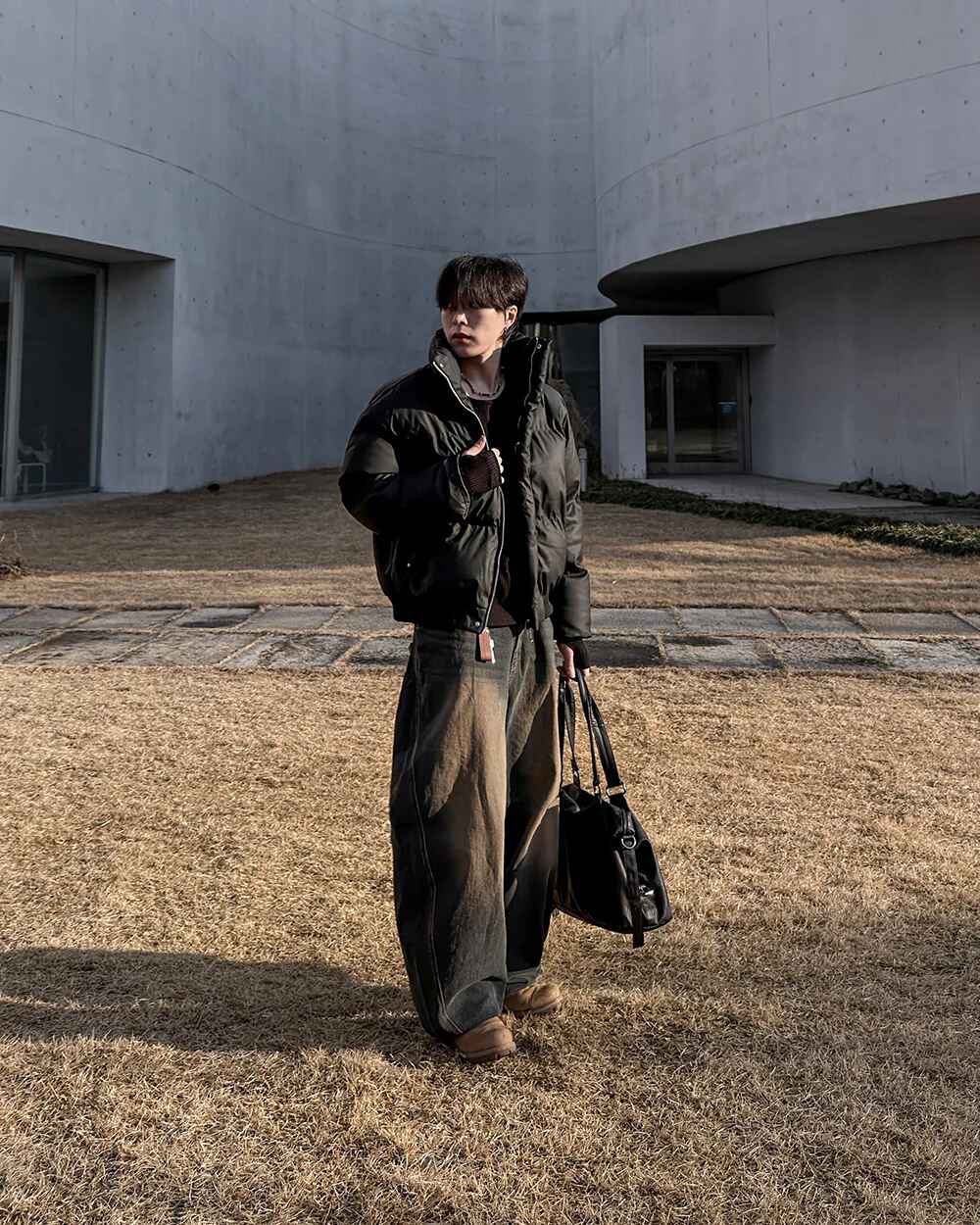 極簡 鉚釘 高領 短版 仿皮 羽絨外套 - WHATEVER