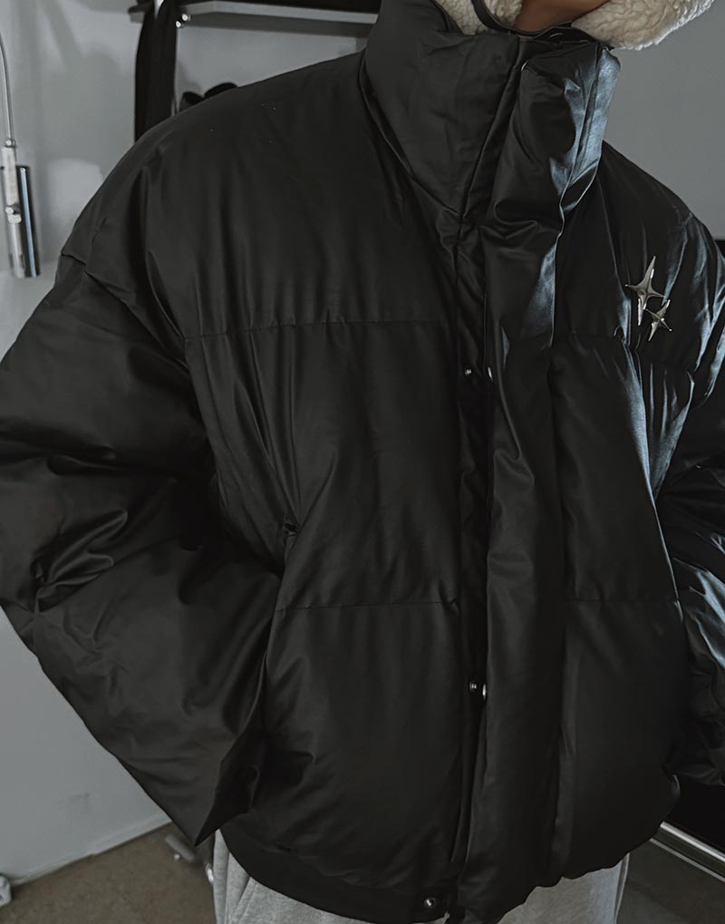 雙星胸針 仿皮革 短版 高領 羽絨外套 - WHATEVER STUDIO