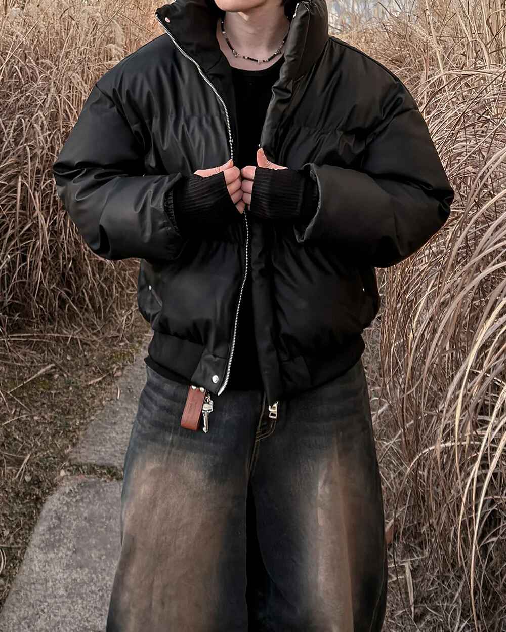 極簡 鉚釘 高領 短版 仿皮 羽絨外套 - WHATEVER