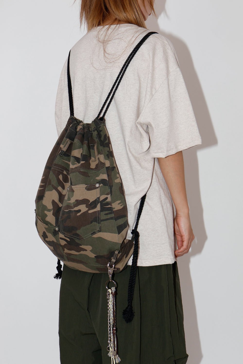 迷彩束口後背包 - WHATEVER