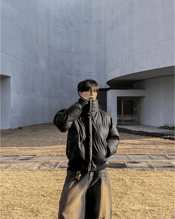 極簡 鉚釘 高領 短版 仿皮 羽絨外套 - WHATEVER